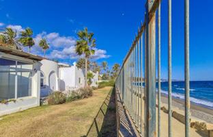 Villa para reformar en la primera linea de playa con vistas al mar en Milla de Oro photo 0