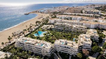 Apartamento en primera linea de playa, en alquiler para 10 meses en Los Granados I, Puerto Banus photo 0