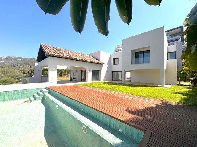 Villa de Estilo Contemporáneo con Impresionantes Vistas en Los Arqueros, Benahavís photo 0