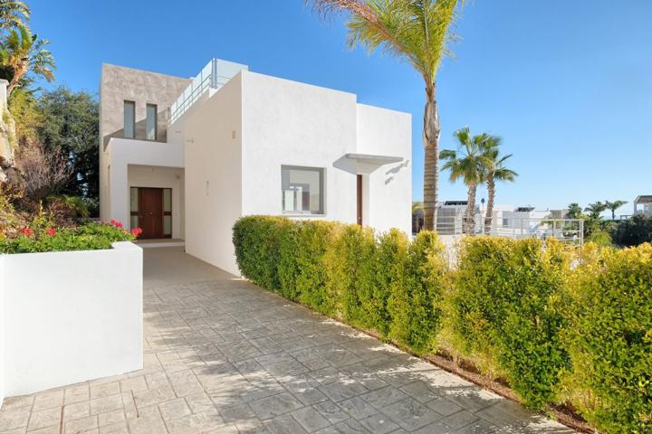 Villa contemporánea de nueva construcción en Benahavis photo 0