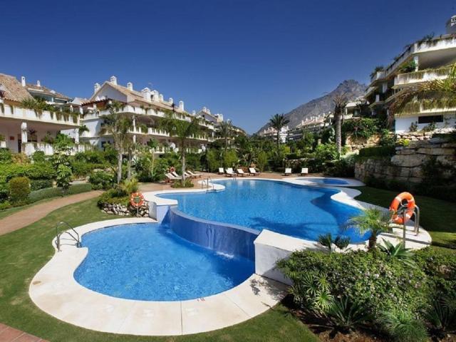 Impresionante atico-duplex en Lomas del Rey, Milla de Oro, Marbella photo 0