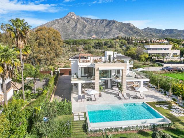 Contemporanea villa en Milla de Oro, Marbella photo 0