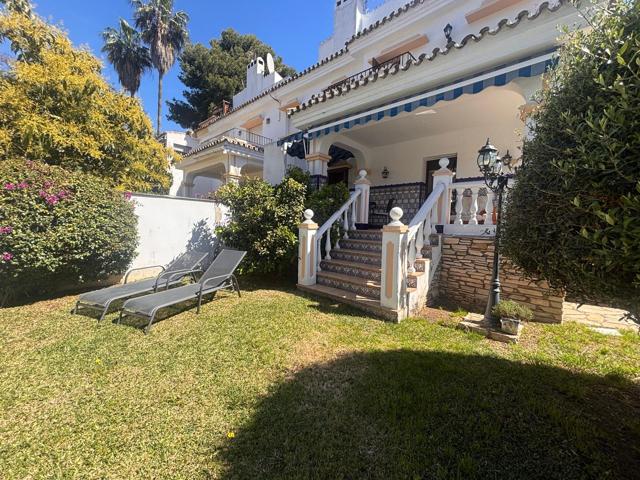 Chalet pareado con jardin privado de 605 m² en Nueva Andalucia, Marbella photo 0