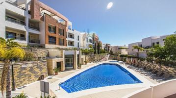Vistas panorámicas al mar, Gibraltar y África desde este elegante apartamento en Los Altos de Los Monteros photo 0