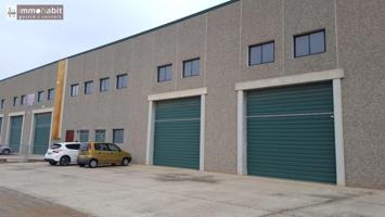 NAVE DE 490 M2 EN ALQUILER photo 0