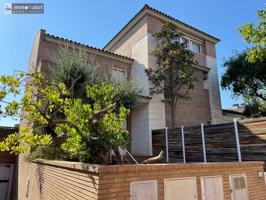 Exclusiva casa adosada con encanto en Ciutat Jardí photo 0