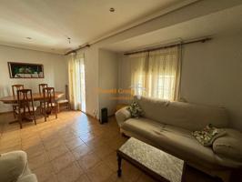 SE ALQUILA PISO DE 2 HABITACIONES CON MUY BUENA UBICACIÓN photo 0