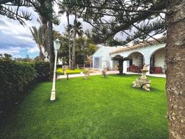 Magnifica villa en primera línea del mar en Orihuela Costa photo 0