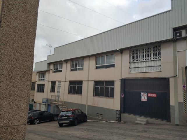SE VENDE O SE ALQUILA NAVE INDUSTRIAL EN POLIGONO CARRUS photo 0