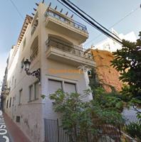 Oportunidad Única! Venta de Edificio de Tres Plantas en el Centro de Benidorm, Zona del Castillo photo 0