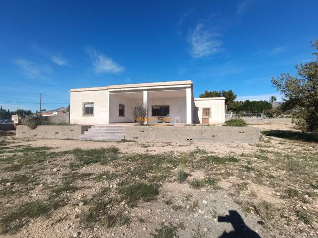 SE VENDE CASA DE CAMPO ENTRE CREVILLENTE Y ALBATERA photo 0