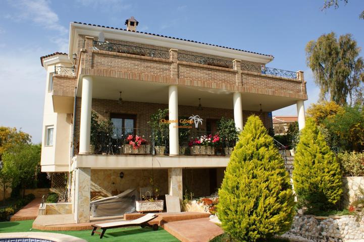 Exclusivo chalet con piscina y jardín en Ciudad Quesada photo 0