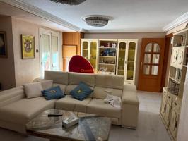 Se vende amplio piso en Reina Victoria Elche photo 0