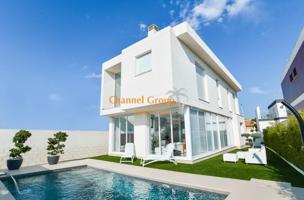 VIVIENDA DE DISEÑO EN GRAN ALACANT photo 0