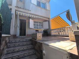 SE ALQUILA BUNGALOW 2 DORMITORIOS ESQUINA CON AMPLIA TERRAZA, URBANIZACIÓN BRISAMAR GRAN ALACANT !!! photo 0