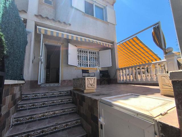 SE ALQUILA BUNGALOW 2 DORMITORIOS ESQUINA CON AMPLIA TERRAZA, URBANIZACIÓN BRISAMAR GRAN ALACANT !!! photo 0