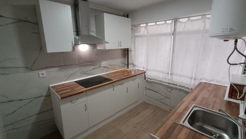 SE VENDE PISO EN CAROLINAS- ALICANTE!!! photo 0