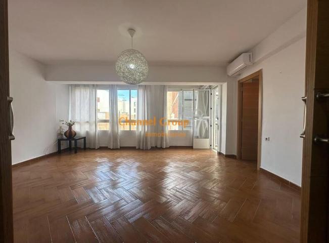 APARTAMENTO DE 4 DORMITORIOS A 200 METROS DEL NUEVO PUERTO photo 0