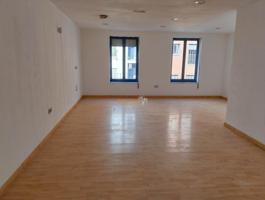 Venta PISO CON POSIBILIDAD DE HACER DOS VIVIENDAS-PERFECTO PARA INVERSORES !! photo 0