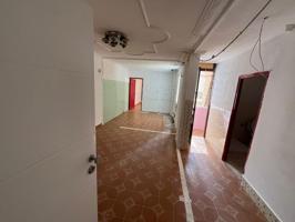 Venta PISO CON POSIBILIDAD DE HACER DOS VIVIENDAS-PERFECTO PARA INVERSORES !! photo 0