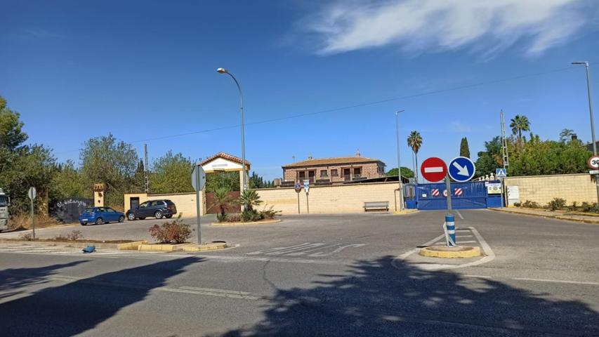 Hostal a la venta casi nuevo y cercano a Sevilla ciudad photo 0