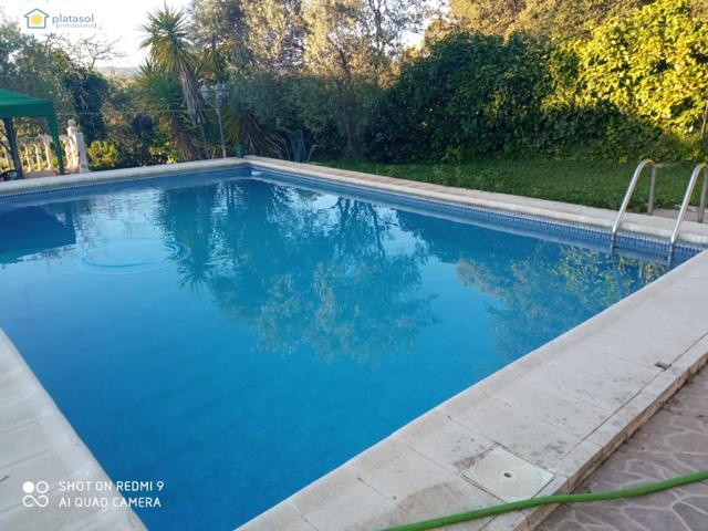 Magnífico chalet con piscina propia en Los Lagos del Serrano photo 0