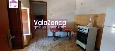 Valazanca vende casa en Añover de Tajo photo 0