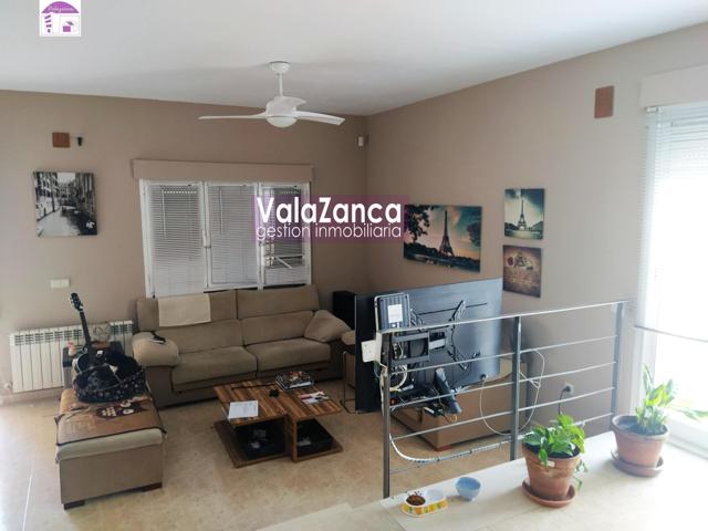 ValaZanca vende chalet en esquina en Yeles photo 0