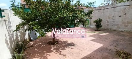 VALAZANCA VENDE CASA-CHALET EN PARCELA DE ESQUINA photo 0