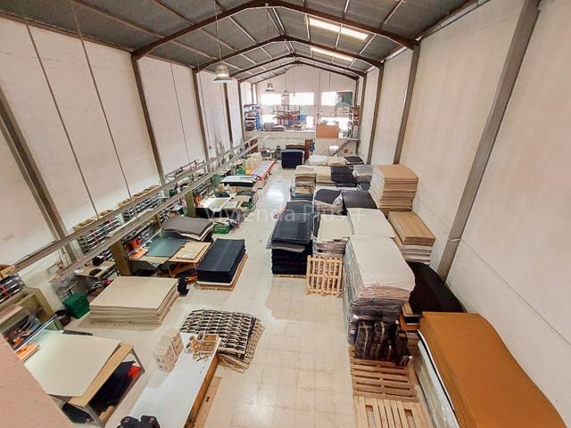 NAVE INDUSTRIAL 485 M2 POLIGONO CARRUS CON ALTILLO photo 0