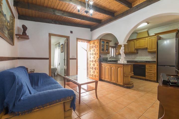 Te imaginas vivir en una gran planta baja con dos patios. ¡ LA TENEMOS, PASA SIN LLAMAR Y MIRALA! photo 0