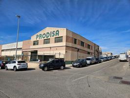 NAVE INDUSTRIAL EN ALQUILER - POLIGONO DE CARRUS - 604 METROS -MUELLE DE CARGA photo 0