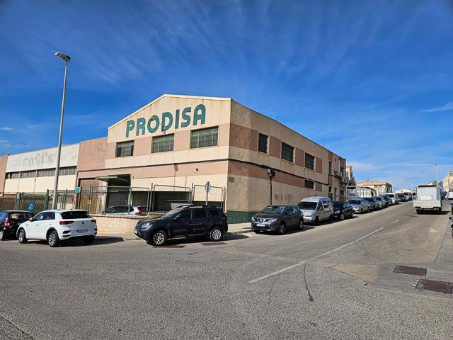 NAVE INDUSTRIAL EN ALQUILER - POLIGONO DE CARRUS - 604 METROS -MUELLE DE CARGA photo 0