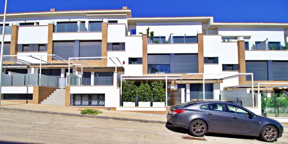 Magnifico adosado con solarium y vistas al mar en Guardamar del Segura. photo 0