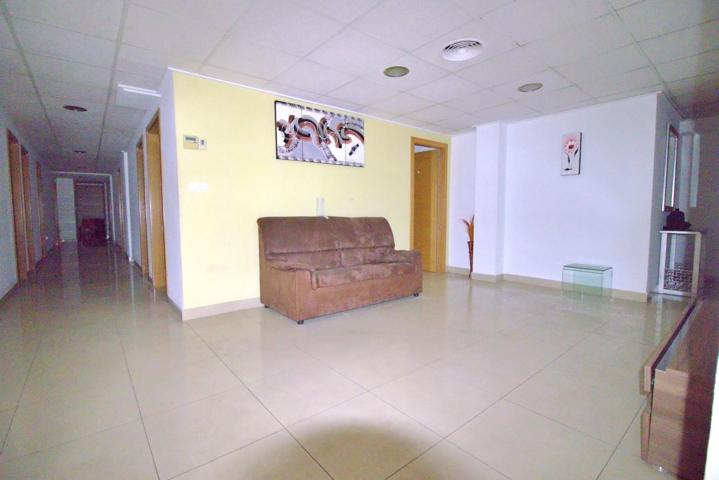 Grandisimo Entresuelo comercial con vistas photo 0
