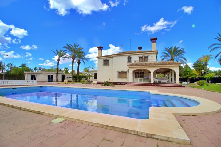 Impresionante Chalet en suelo urbano de Alzabares photo 0