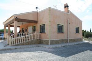 SE VENDE MAGNÍFICO CHALET EN TORRELLANO BAJO photo 0