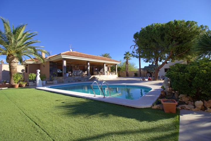 Chalet seminuevo en suelo urbarno photo 0