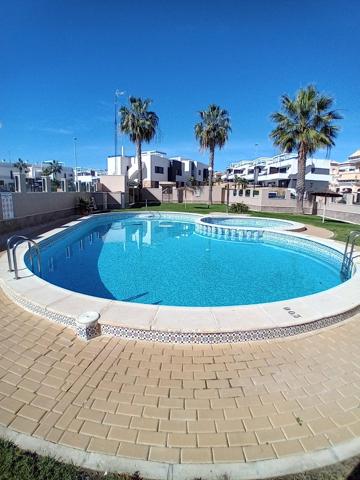 Fantástico duplex con gran terraza en esquina en Villamartin. photo 0