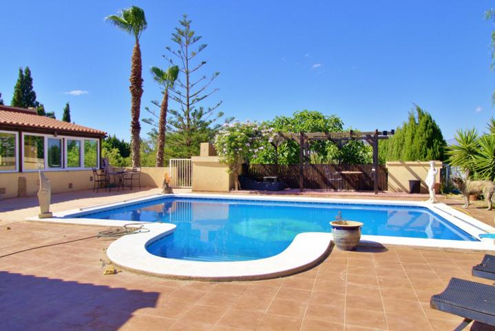 Amplio chalet en Aspe con casa de invitados photo 0