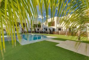 Moderno apartamento en planta baja con 3 dormitorios en Torre de la Horadada. photo 0