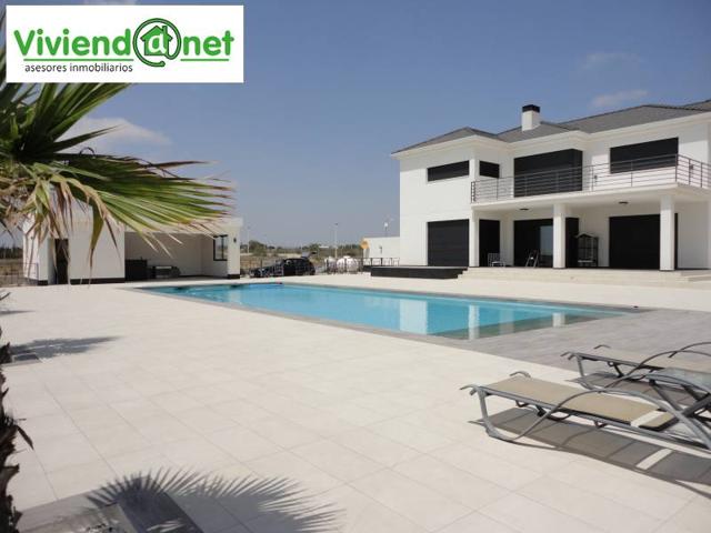 ESPECTACULAR CHALET EN ZONA TORRELLANO BAJO photo 0