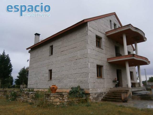 VENTA CHALET CON FINCA EN DEHESAS photo 0