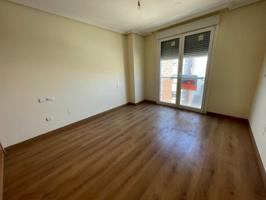 SE VENDE PISO A ESTRENAR EN EL CENTRO DE PONFERRADA photo 0