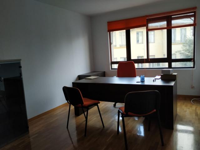 SE ALQUILA OFICINA CENTRO PONFERRADA photo 0