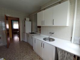 VENTA PISO Y LOCAL EN BARRIO DE LA ESTACION EN PONFERRADA photo 0