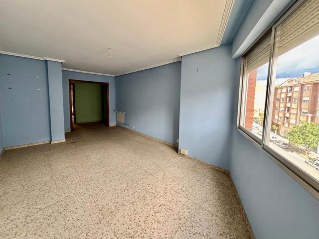 VENTA PISO EN PONFERRADA ZONA FLORES DEL SIL photo 0