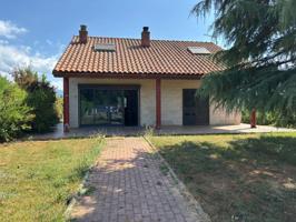 VENTA CASA EN FUENTESNUEVAS PONFERRADA photo 0