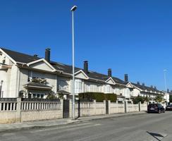 VENTA CHALET ADOSADO EN PONFERRADA photo 0