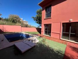 PAREADO CON PISCINA Y PARCELA DE 300 METROS JUNTO AL MARIPOSARIO Y ESTUPA BUDISTA photo 0